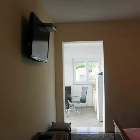 Lägenhet In With Sea View, Balcony, Air Conditioning, Wi-fi