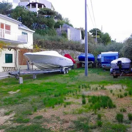 In With Sea View, Balcony, Air Conditioning, Wi-fi Duće